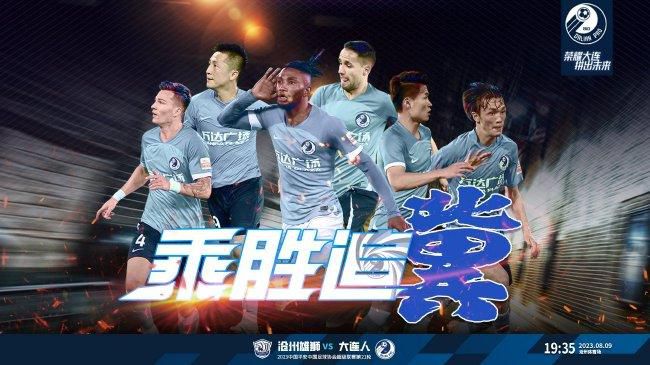 而且你别忘了，我们这次去的目的是救人，不是替叙利亚政府军剿灭这帮反对派，如果我们真带上千名雇佣兵硬打过去，这帮人搞不好来一个鱼死网破、把那些人质全都杀了，到时候就算把他们都全歼了，又能怎么样？陈泽楷听到这里，忍不住追问：少爷，那您自己潜入进去的话，那岂不是更危险？而且，就算您能潜入进去，到时候怎么把人救出来呢？。